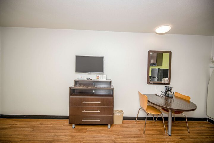 1 King Bed Accessible (4 of 9)