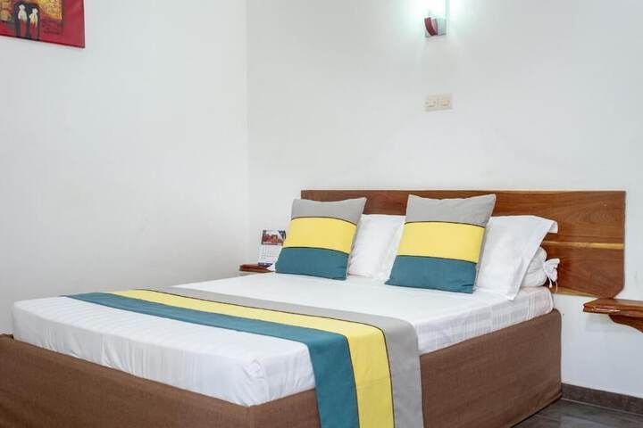 Room 6 of 15