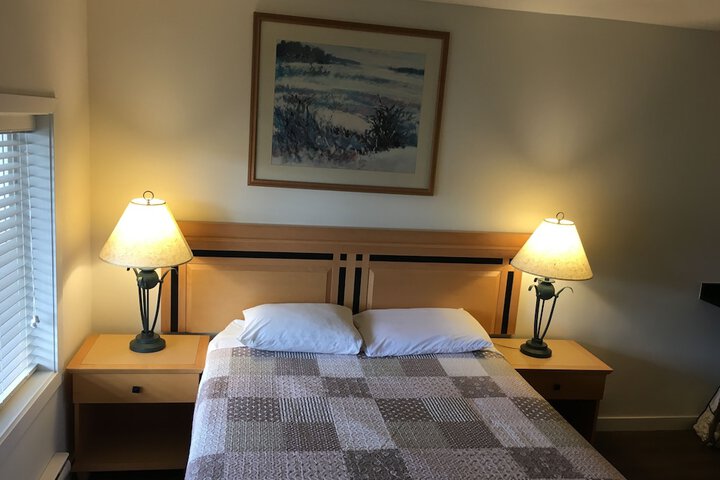Room 3 of 66