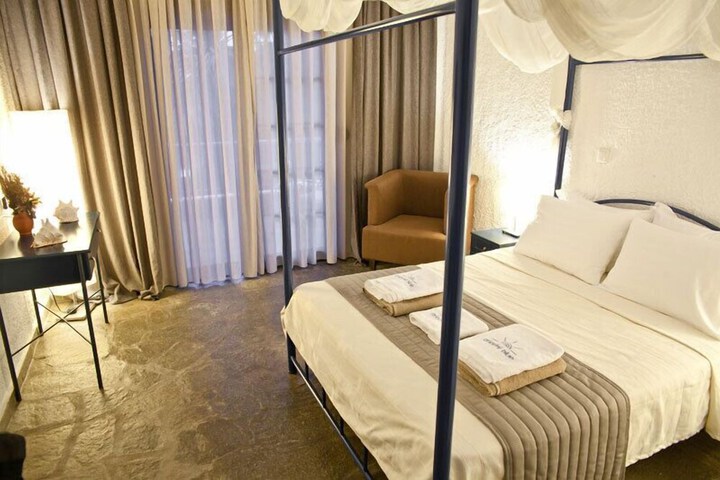 Room 12 of 44