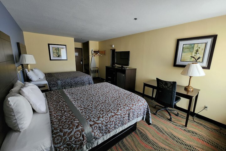 Room 4 of 27