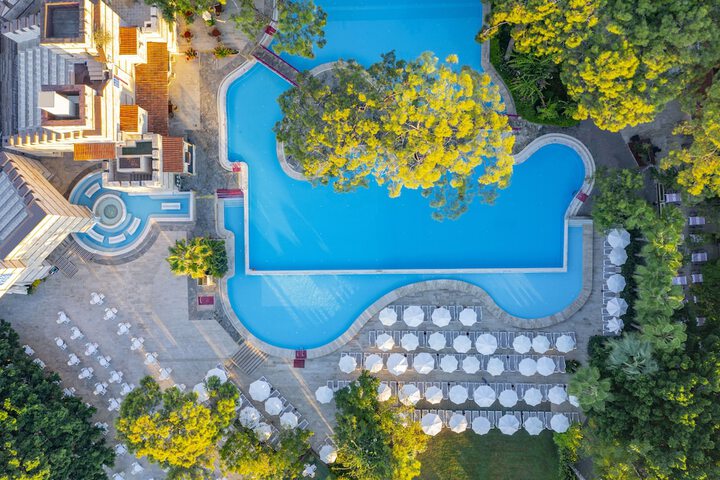 Hotel with Pool
