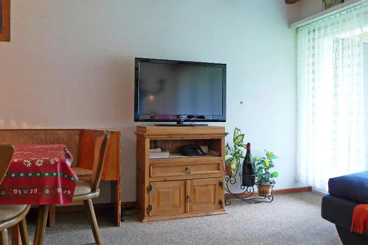 Room 2 of 27