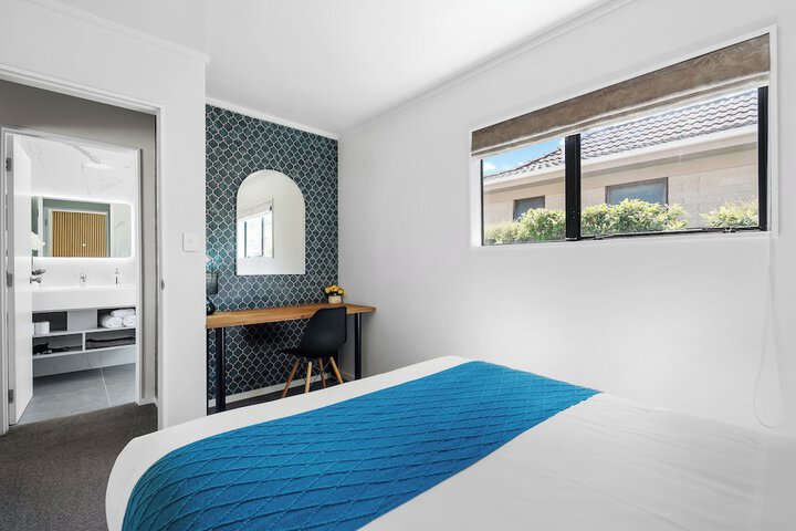 Room 10 of 43