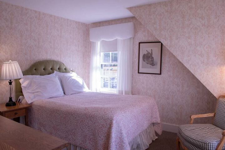 Classic Queen Bed (6 of 15)