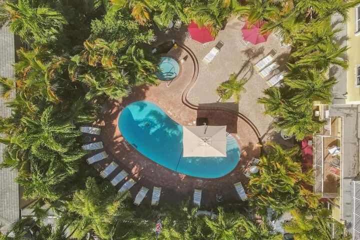 Pool 124 of 183