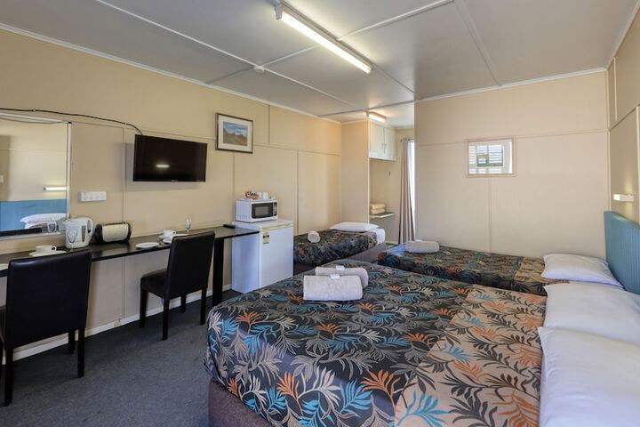 Room 10 of 27