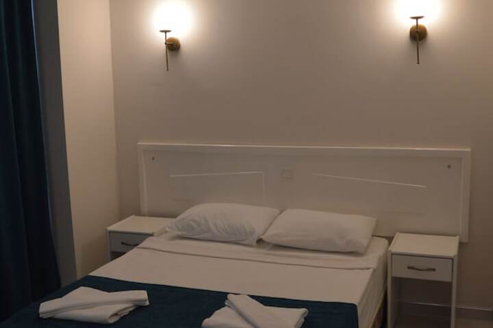 Room 17 of 34