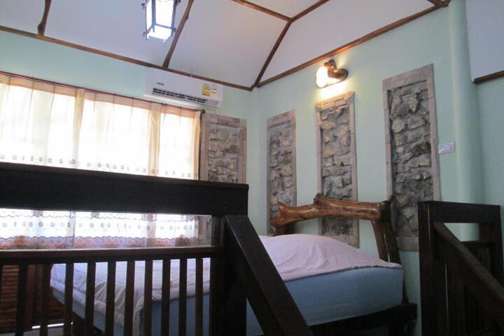 Room 1 of 5