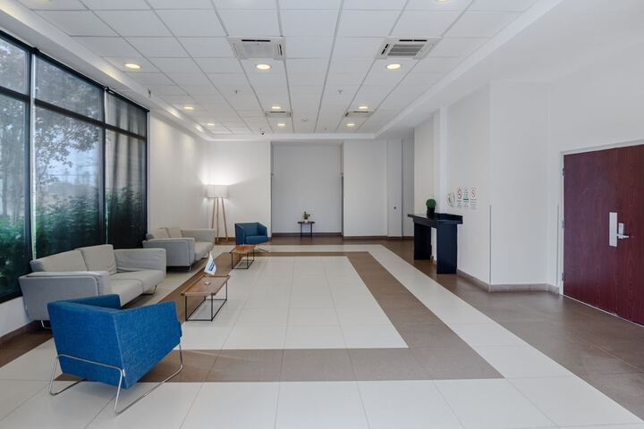 Entrance & Lobby