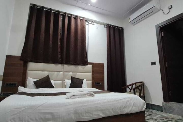 Room 3 of 19