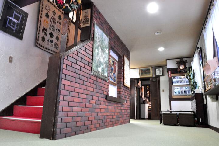 Entrance & Lobby