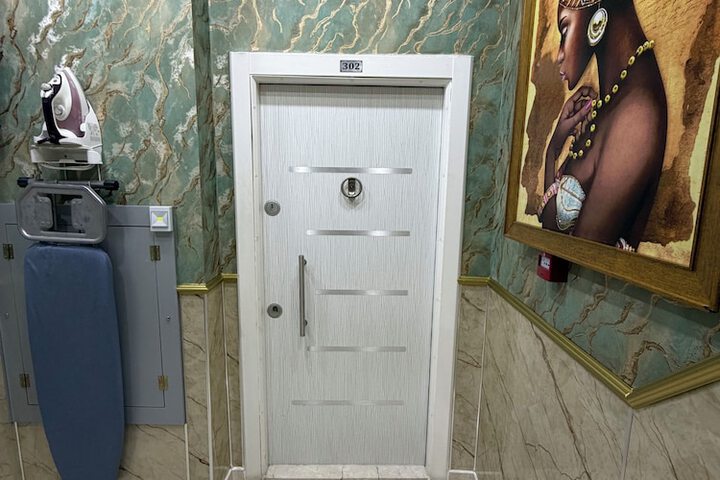 Room 46 of 105