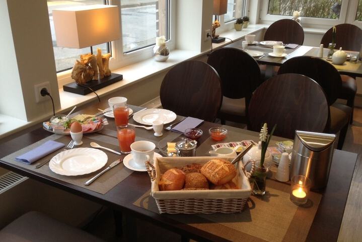 Breakfast/Coffee Service 56 of 65