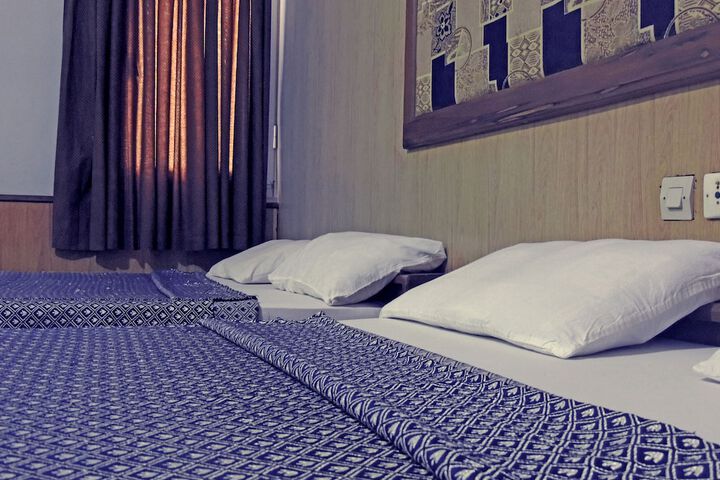 Room 12 of 35