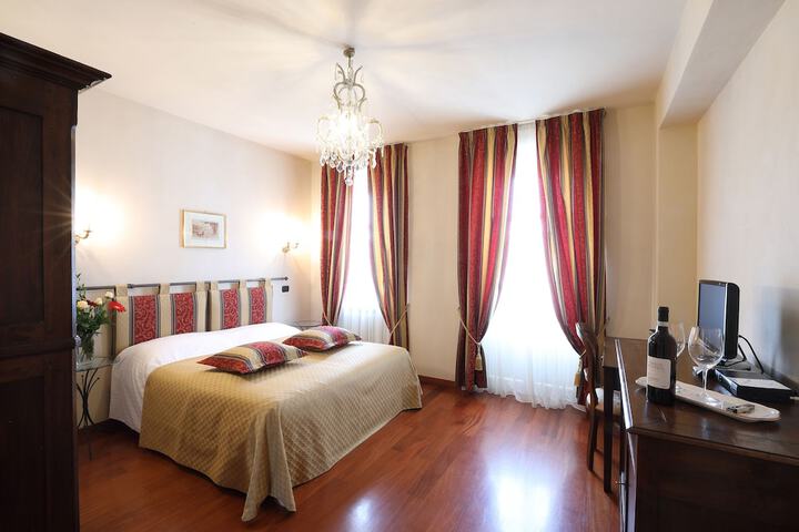Room 8 of 44