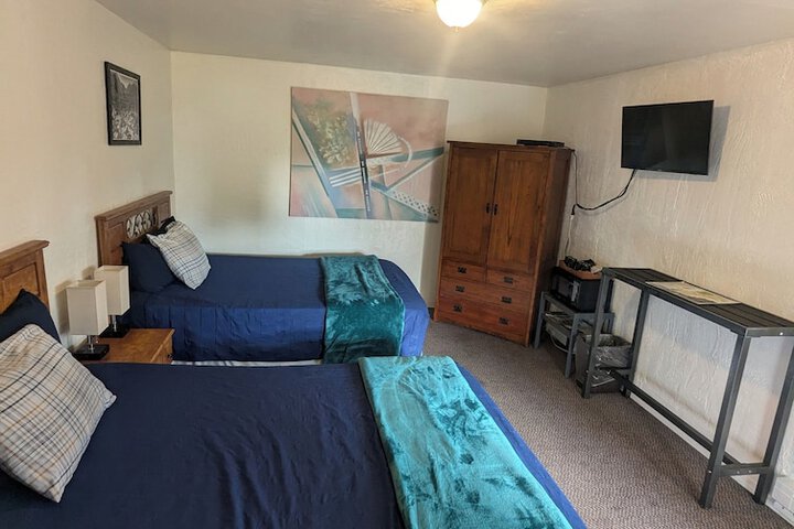 Room 5 of 10