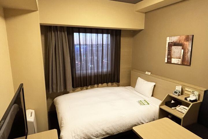 Room 6 of 24