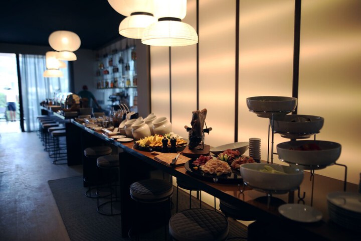 Dining 43 of 55