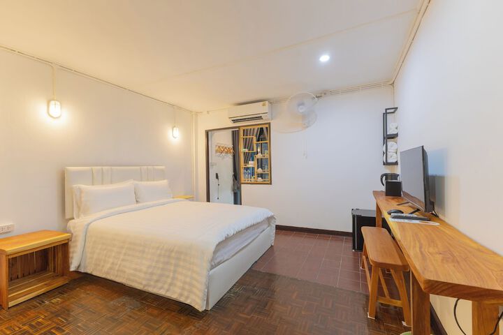 Room 18 of 47
