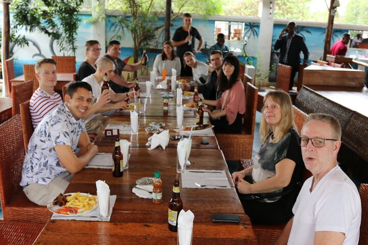 Dining 40 of 54