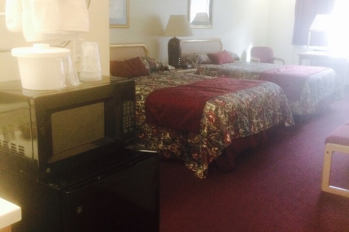 Room 2 of 10