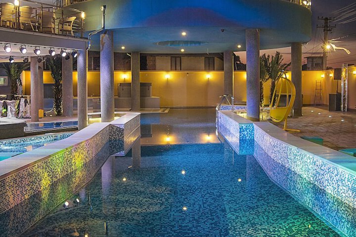 Pool 20 of 58
