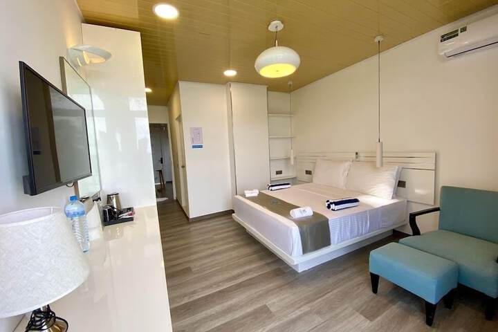 Room 5 of 74