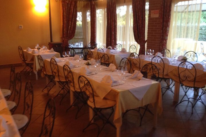 Dining 81 of 110