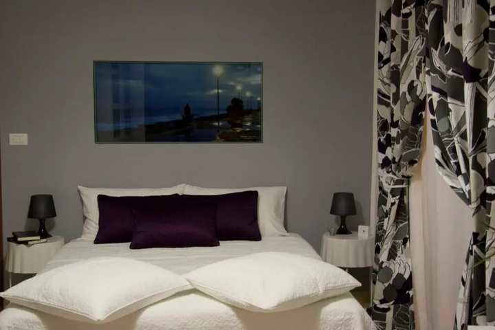 Room 2 of 11
