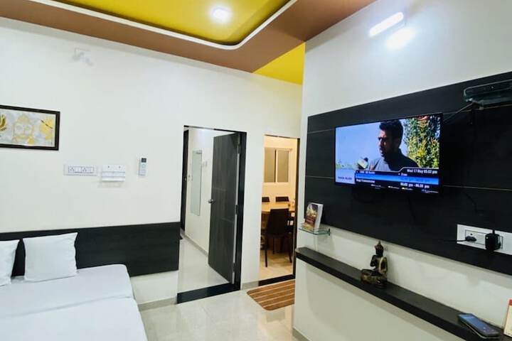 Room 4 of 11