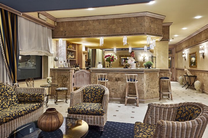 Guest Lobby