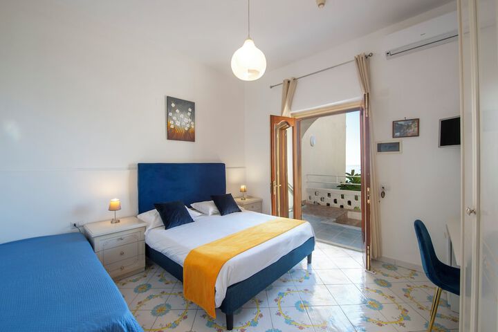 Room 6 of 22