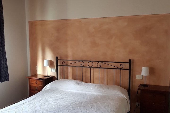 Room 12 of 72