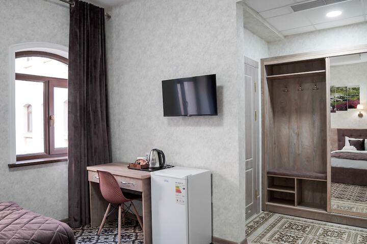 Room 12 of 46