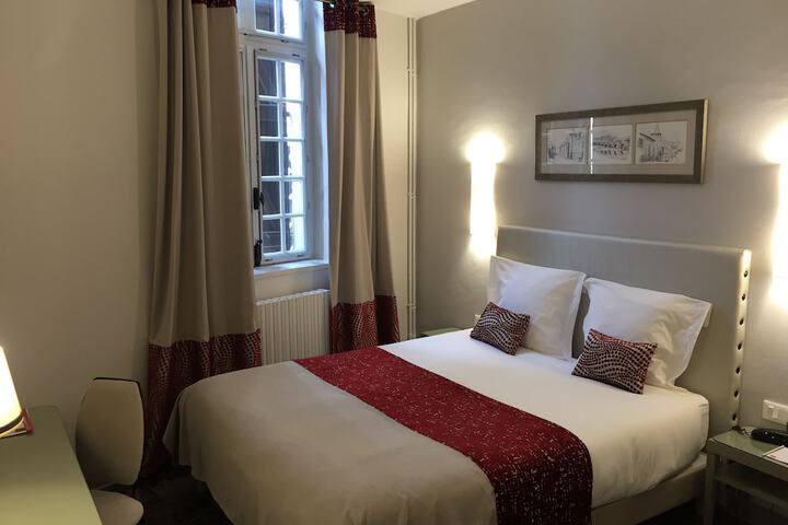 Room 25 of 61