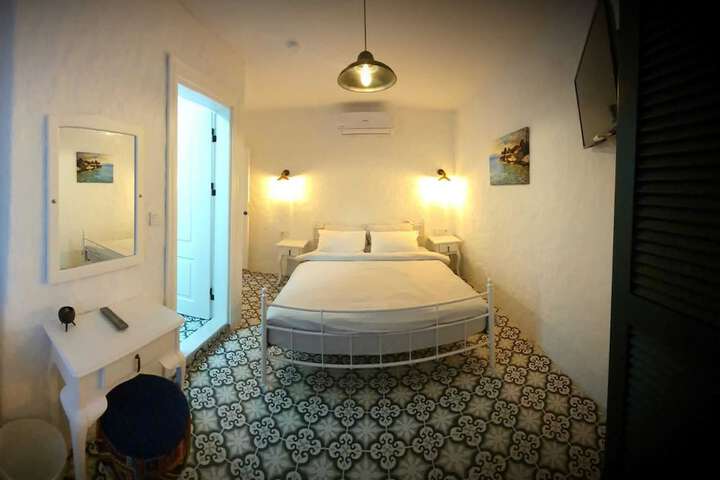 Room 3 of 21