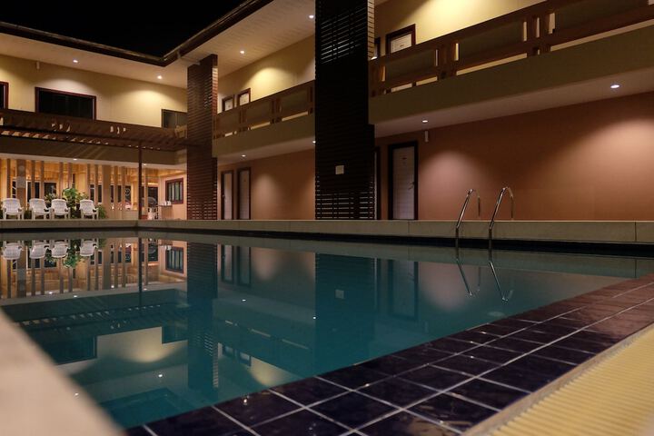 Pool 85 of 92