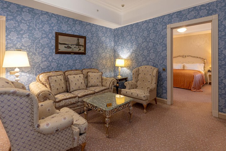 Room 112 of 339