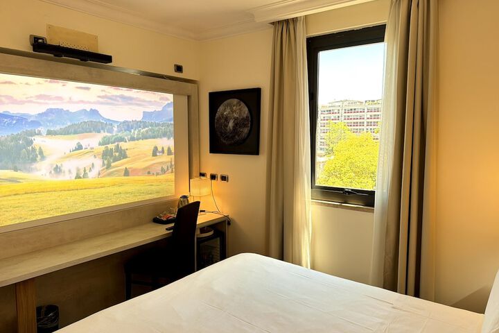 Room 57 of 185