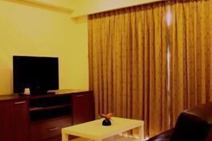Room 8 of 9