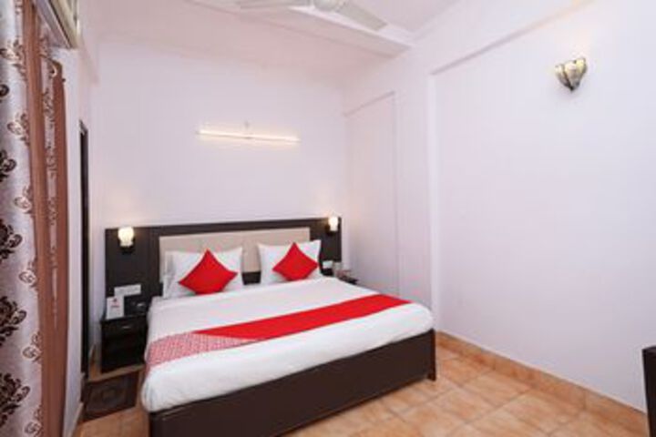 Room 10 of 26