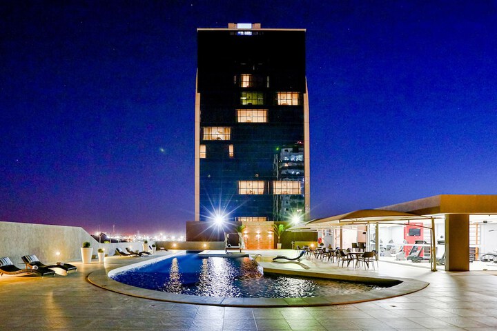 Hotel with Pool
