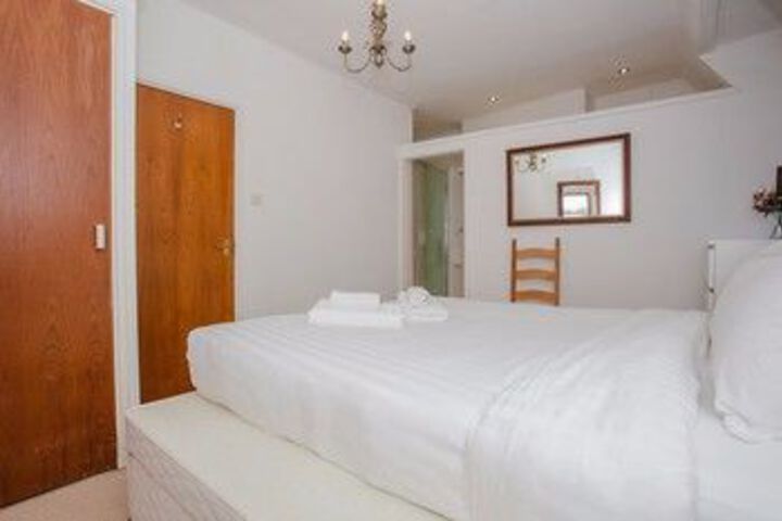 Room 10 of 23
