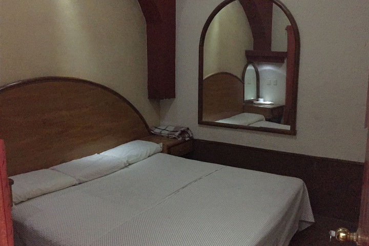 Room 4 of 19