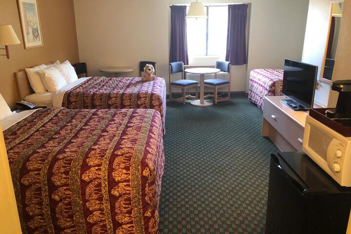 Room 17 of 38