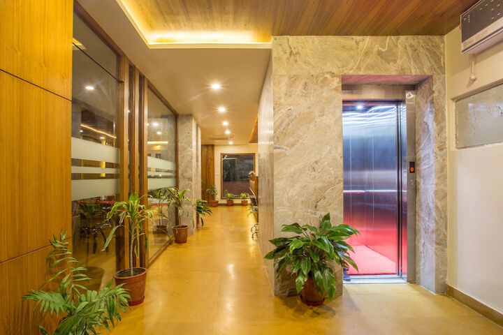 Ballroom/Hall 53 of 67