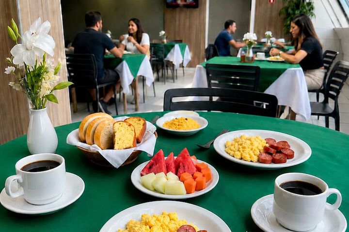 Breakfast/Coffee Service 25 of 33
