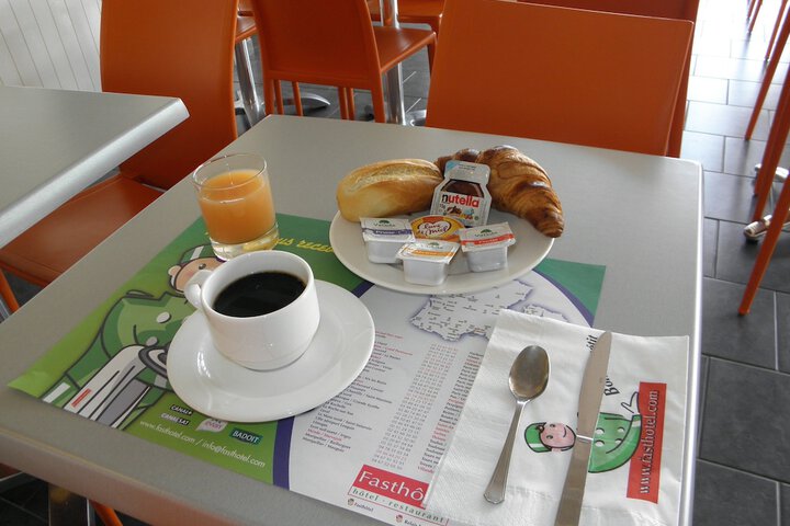 Breakfast/Coffee Service 42 of 60