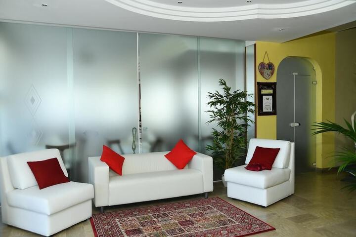 Guest Lobby